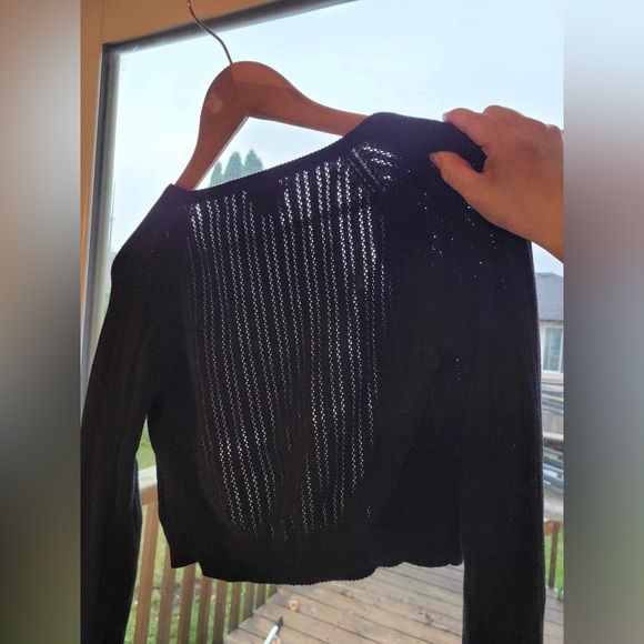 Le chateau black knit cropped shrug cardigan - Picture 6 of 6